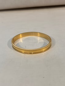 Vintage gold tone hinged Bracelet sz 8"