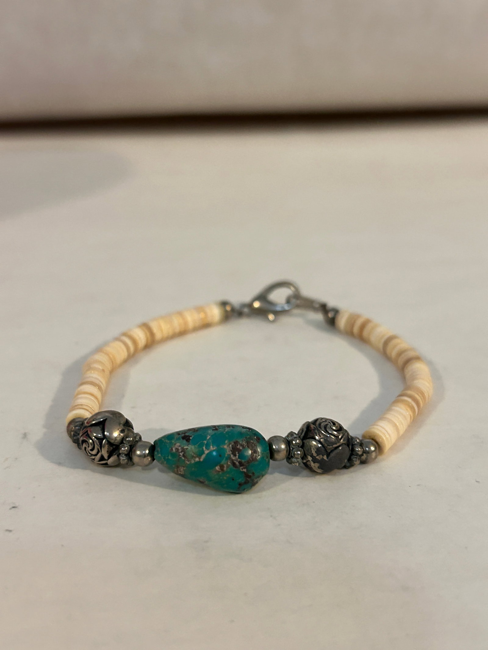 Vintage Turquoise beaded Bracelet sz 7": Vintage Turquoise beaded Bracelet sz 7" Please view all photos as they are part of the description and condition of this Item, Feel free to contact me with questions or picture requests! Used Item AS 