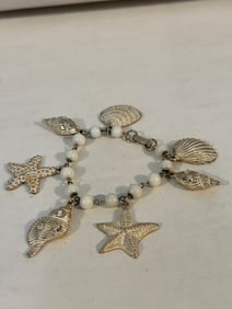 Vintage sea shell charm Bracelet sz 7"
