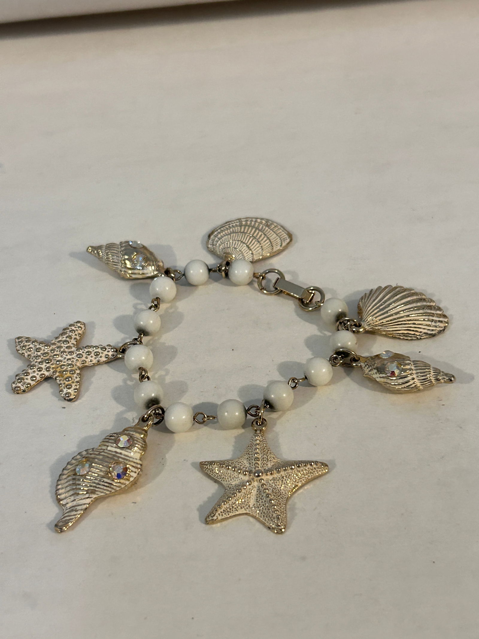 Vintage sea shell charm Bracelet sz 7" (1 of 2)