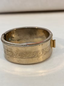 Vintage Gold Tone Hinged wide Etched Bracelet sz 8"