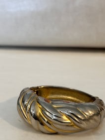 Vintage hinged metal Bracelet sz 8"