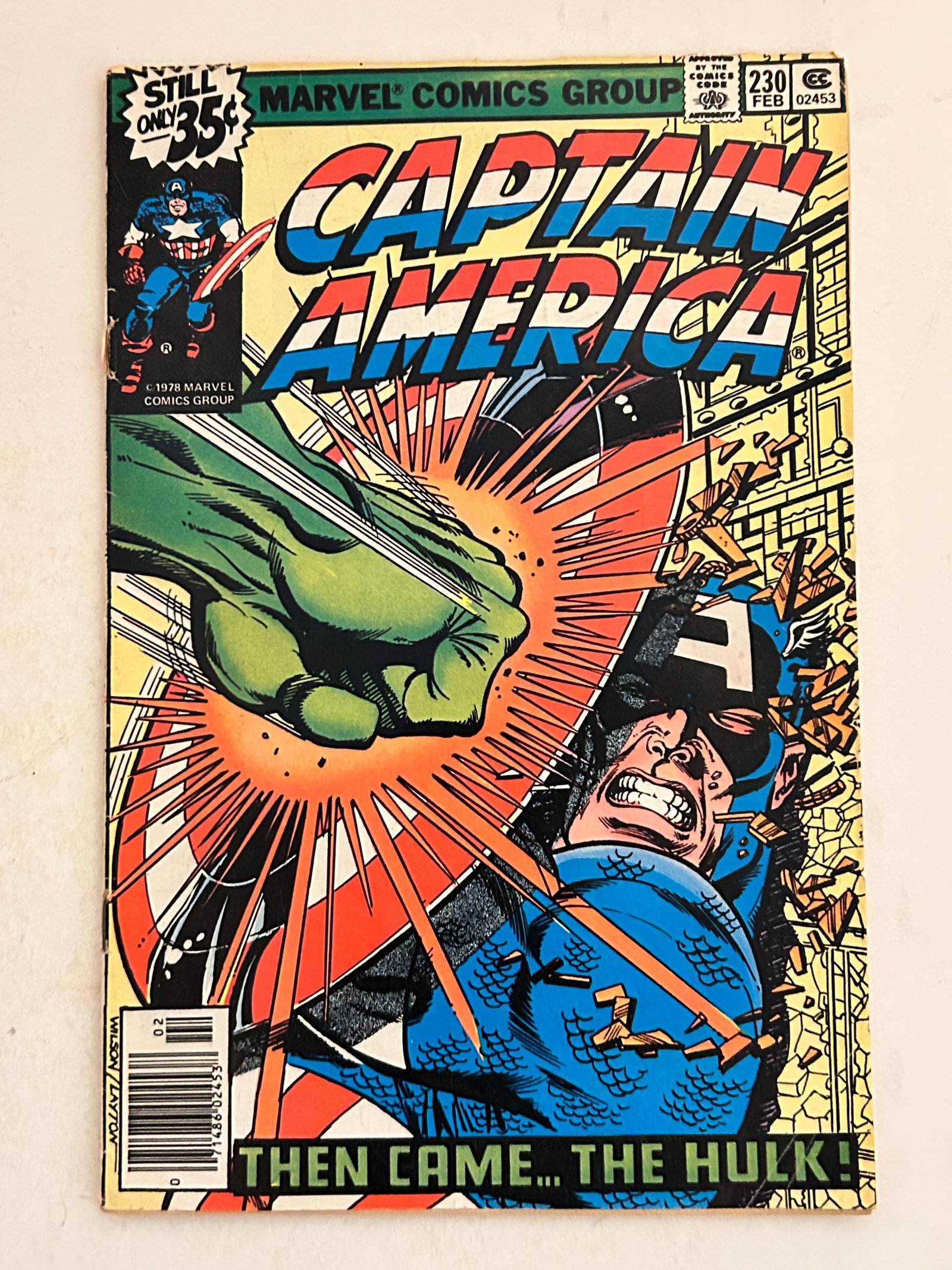 Vintage Comic Book Captain America # 230: Vintage Comic Book Captain America # 230 Please view all photos as they are part of the description and condition of this Item, Feel free to contact me with questions or picture requests! Used Item AS