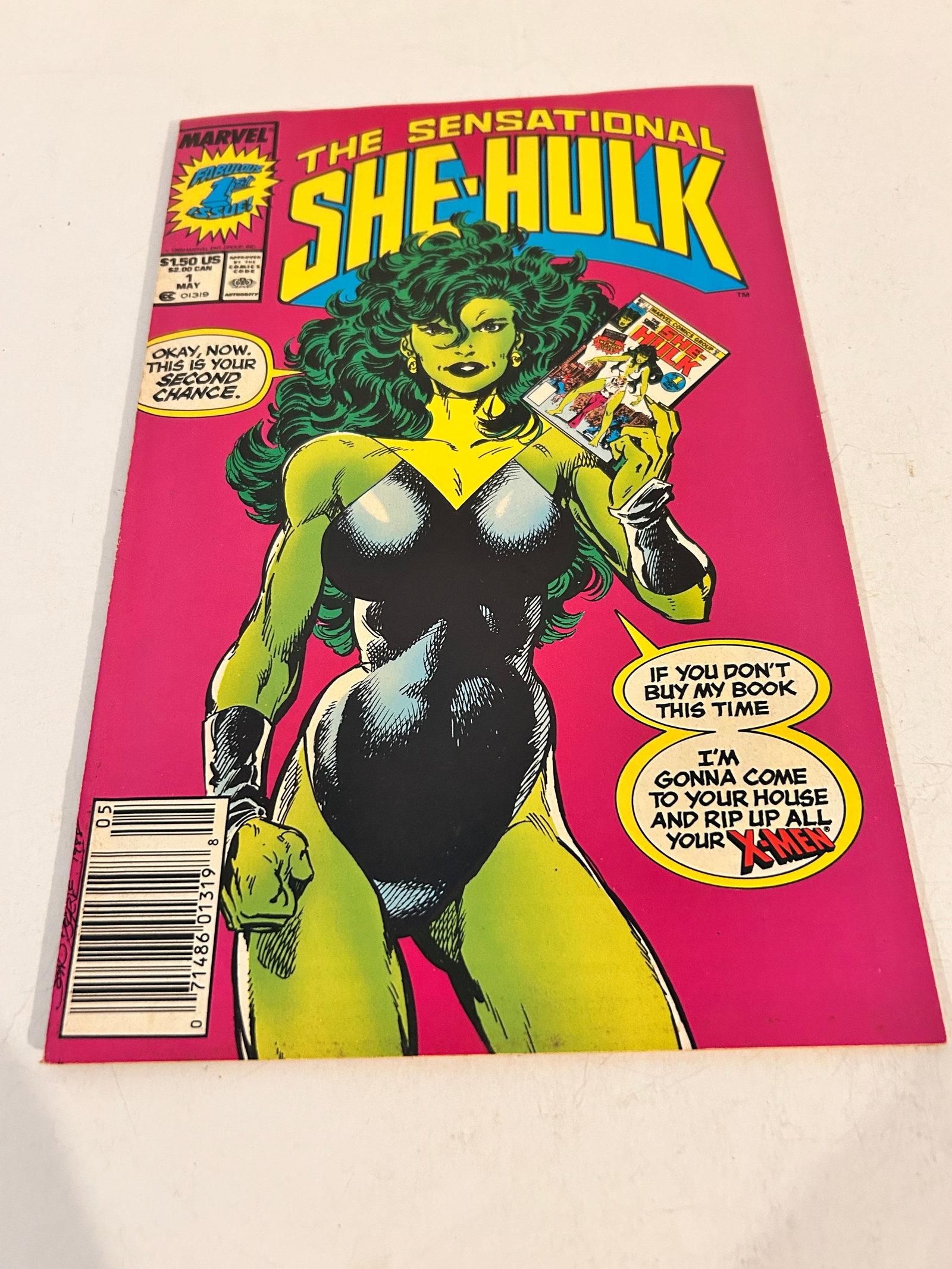 Vintage Comic Book Sensational She Hulk # 1: Vintage Comic Book Sensational She Hulk # 1 Please view all photos as they are part of the description and condition of this Item, Feel free to contact me with questions or picture requests! Used Item