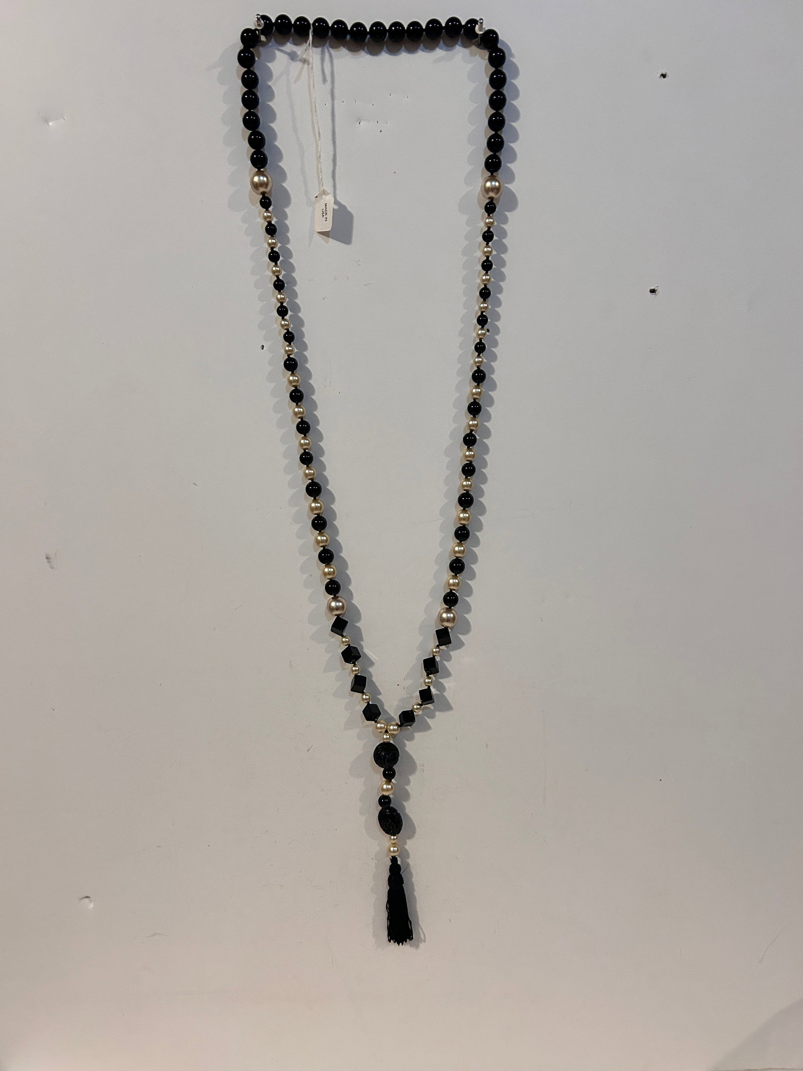 Vintage large onyx knotted pearl black Cinnabar Necklace 44": Vintage large onyx knotted pearl black Cinnabar Necklace 44" Please view all photos as they are part of the description and condition of this Item, Feel free to contact me with questions or picture re