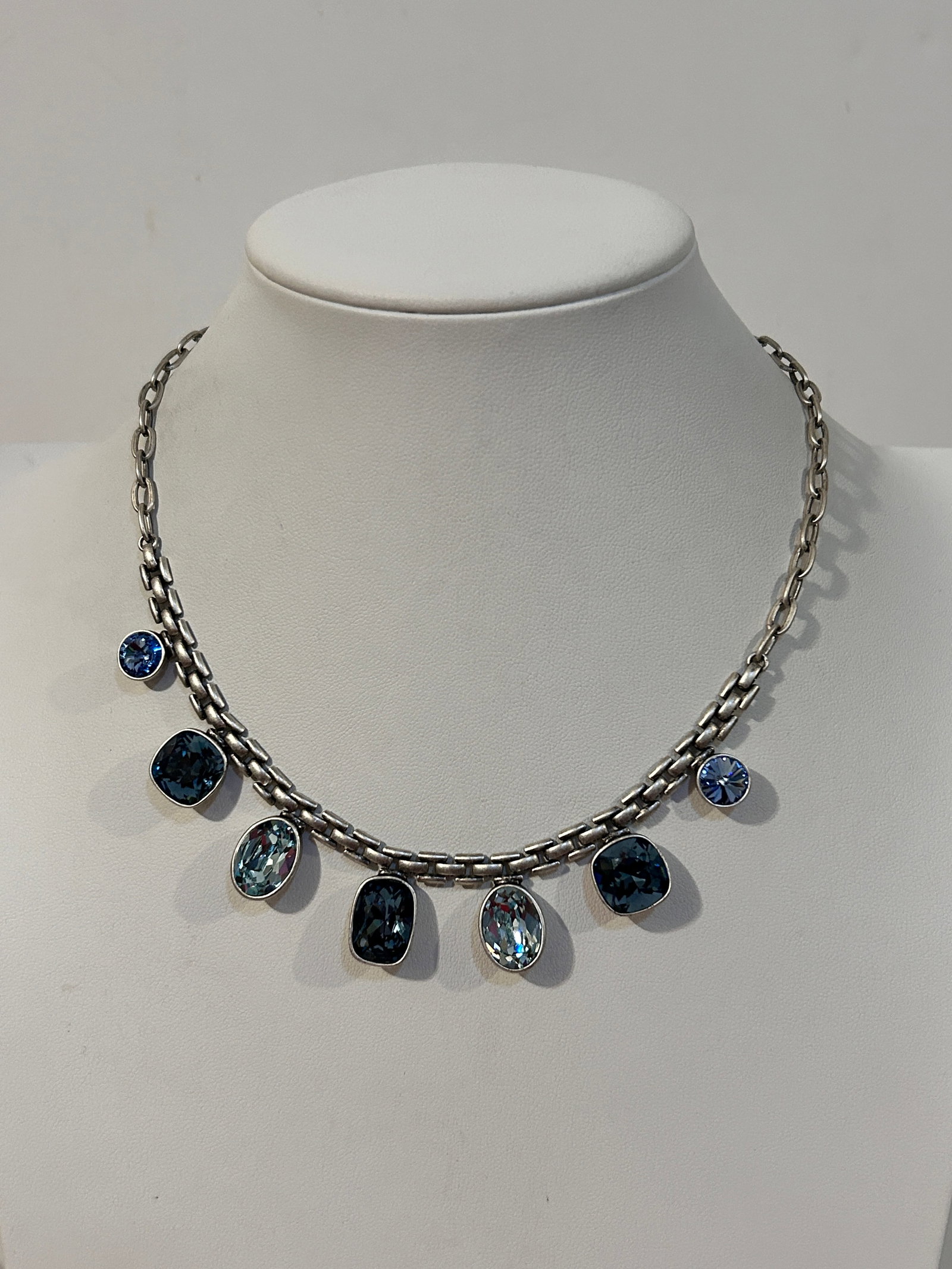 Touchstone Crystal Change Your Mind Montana Denim Necklace 16-18?? Swarovski: Touchstone Crystal Change Your Mind Montana Denim Necklace 16-18” Swarovski Please view all photos as they are part of the description and condition of this Item, Feel free to contact me with qu