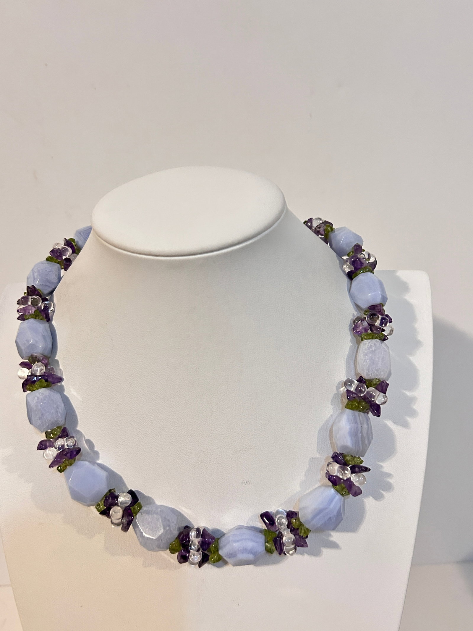 Vintage Ross Simons Sterling Silver Gem Stone Necklace 18": Vintage Ross Simons Sterling Silver Gem Stone Necklace 18" Please view all photos as they are part of the description and condition of this Item, Feel free to contact me with questions or picture requ