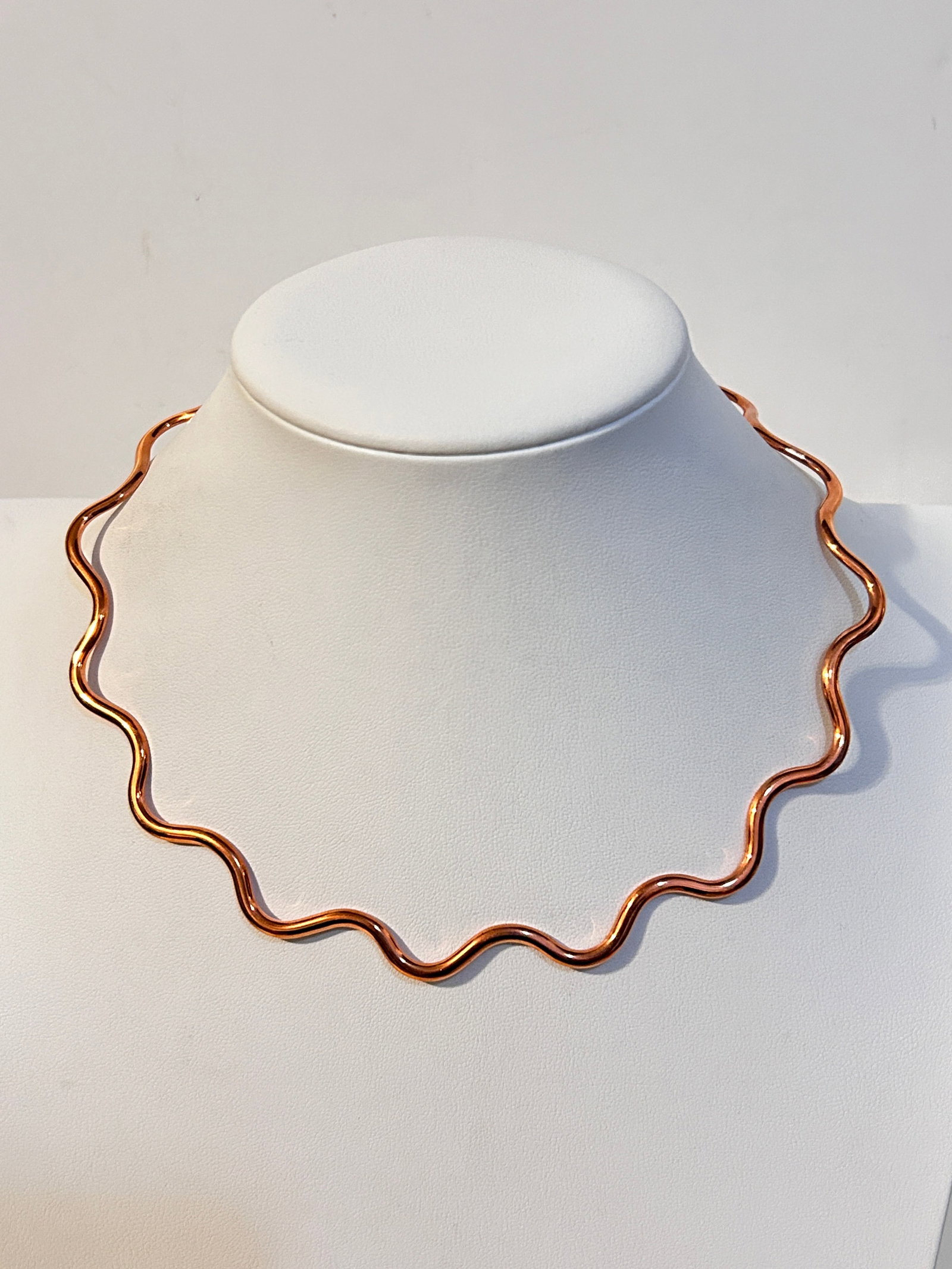 Vintage Jay King Copper choker Necklace 10": Vintage Jay King Copper choker Necklace 10" Please view all photos as they are part of the description and condition of this Item, Feel free to contact me with questions or picture requests! Used Item