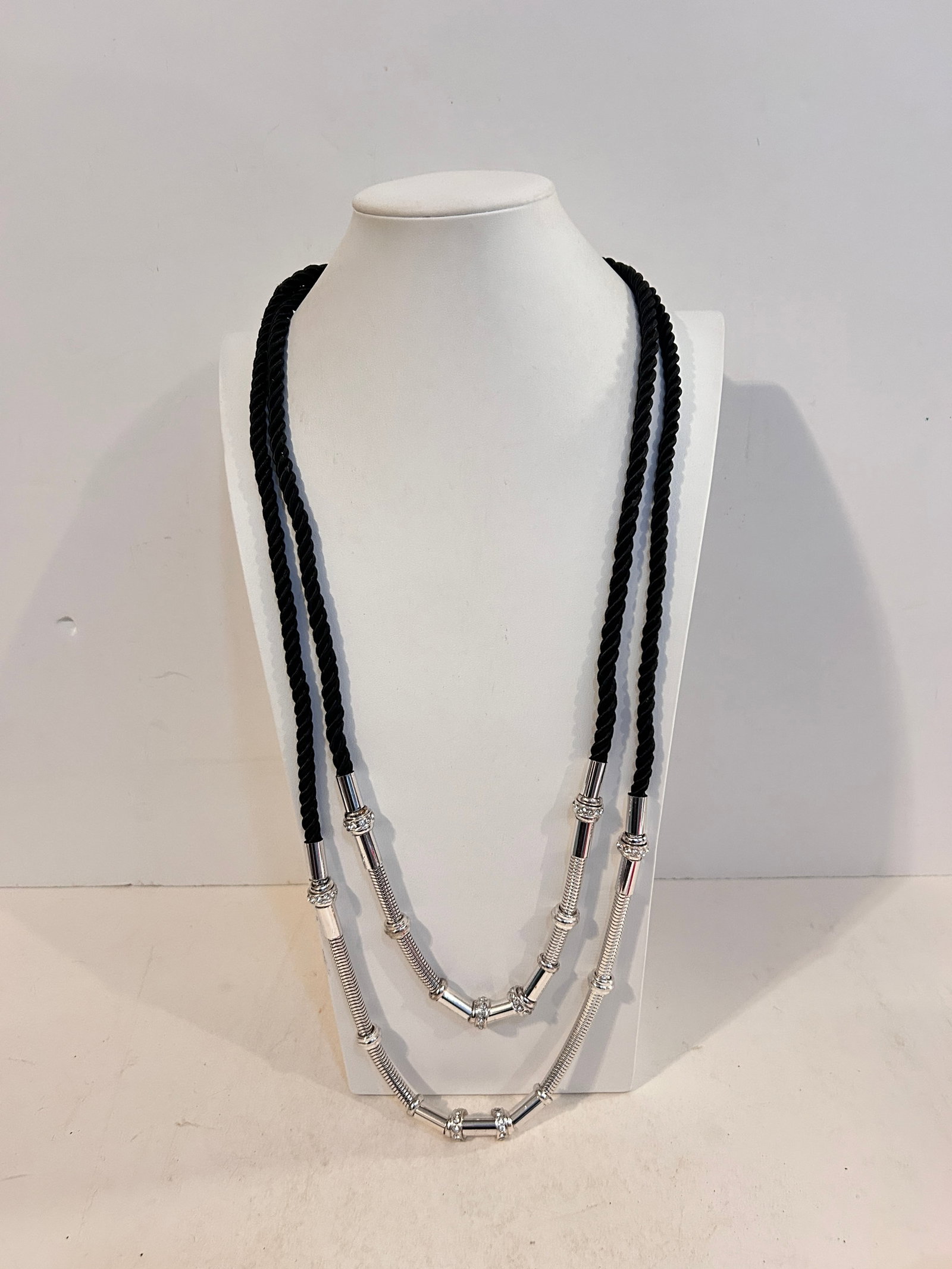 Vintage Chicos Necklace 30": Vintage Chicos Necklace 30" Please view all photos as they are part of the description and condition of this Item, Feel free to contact me with questions or picture requests! Used Item AS IS