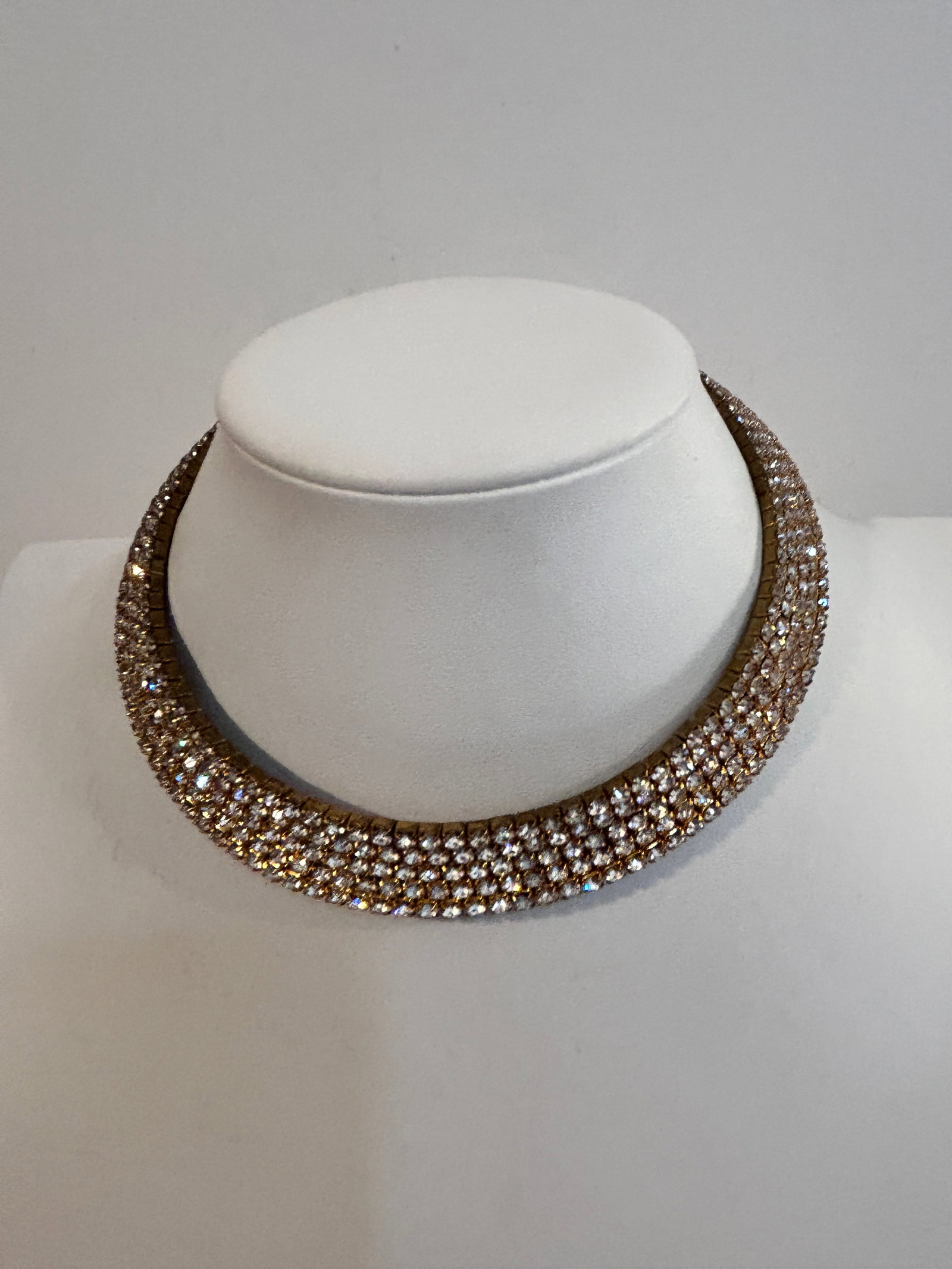 Vintage rhinestone choker Necklace 10": Vintage rhinestone choker Necklace 10" Please view all photos as they are part of the description and condition of this Item, Feel free to contact me with questions or picture requests! Used Item AS I