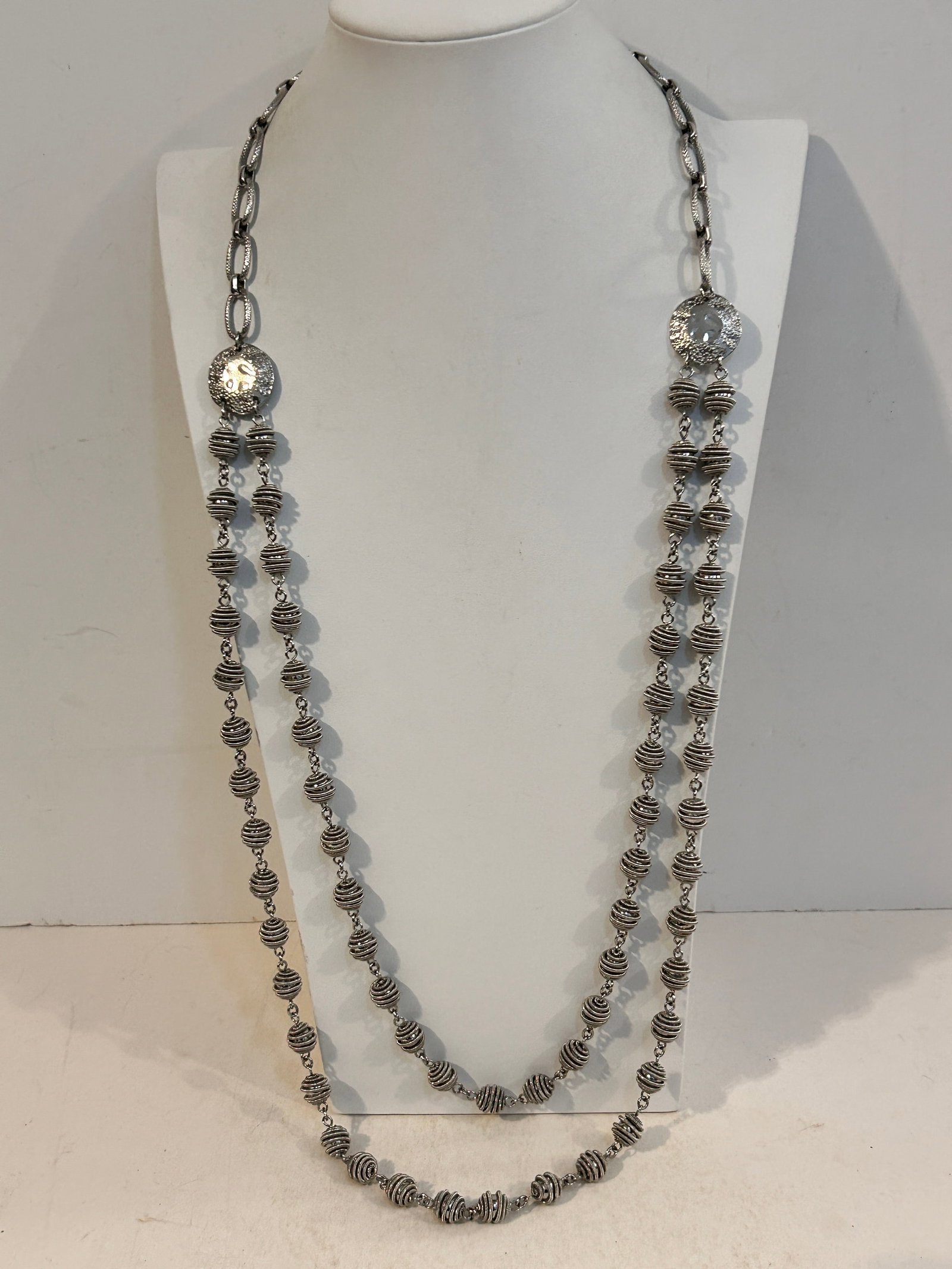 Vintage Chicos Necklace 32": Vintage Chicos Necklace 32" Please view all photos as they are part of the description and condition of this Item, Feel free to contact me with questions or picture requests! Used Item AS IS