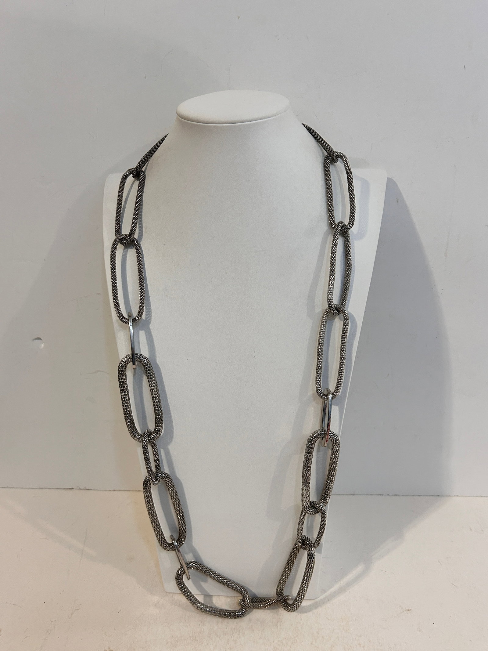 Vintage large mesh link chicos Necklace 26": Vintage large mesh link chicos Necklace 26" Please view all photos as they are part of the description and condition of this Item, Feel free to contact me with questions or picture requests! Used Item