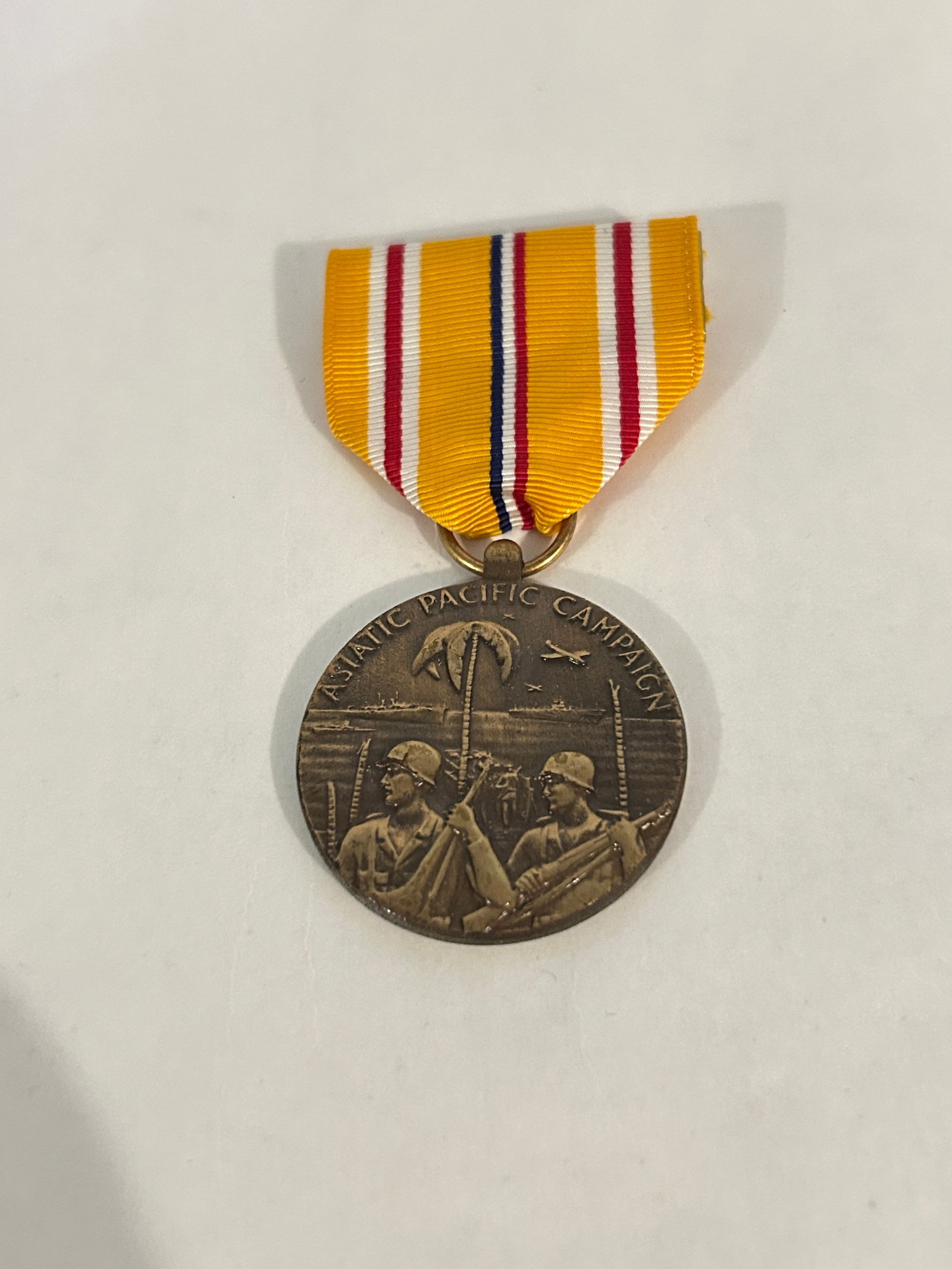 Vintage Asiatic Pacific Campaign 1941-1945 pin military: Vintage Asiatic Pacific Campaign 1941-1945 pin military Please view all photos as they are part of the description and condition of this Item, Feel free to contact me with questions or picture request