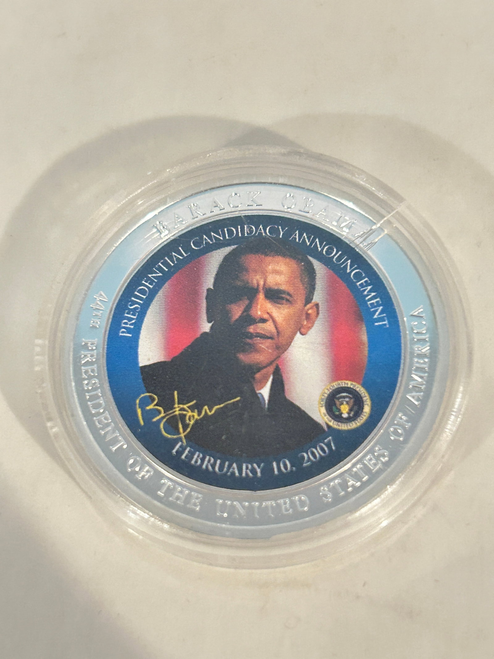 Barack Obama presidential coin 2007: Barack Obama presidential coin 2007 Please view all photos as they are part of the description and condition of this Item, Feel free to contact me with questions or picture requests! Used Item AS IS