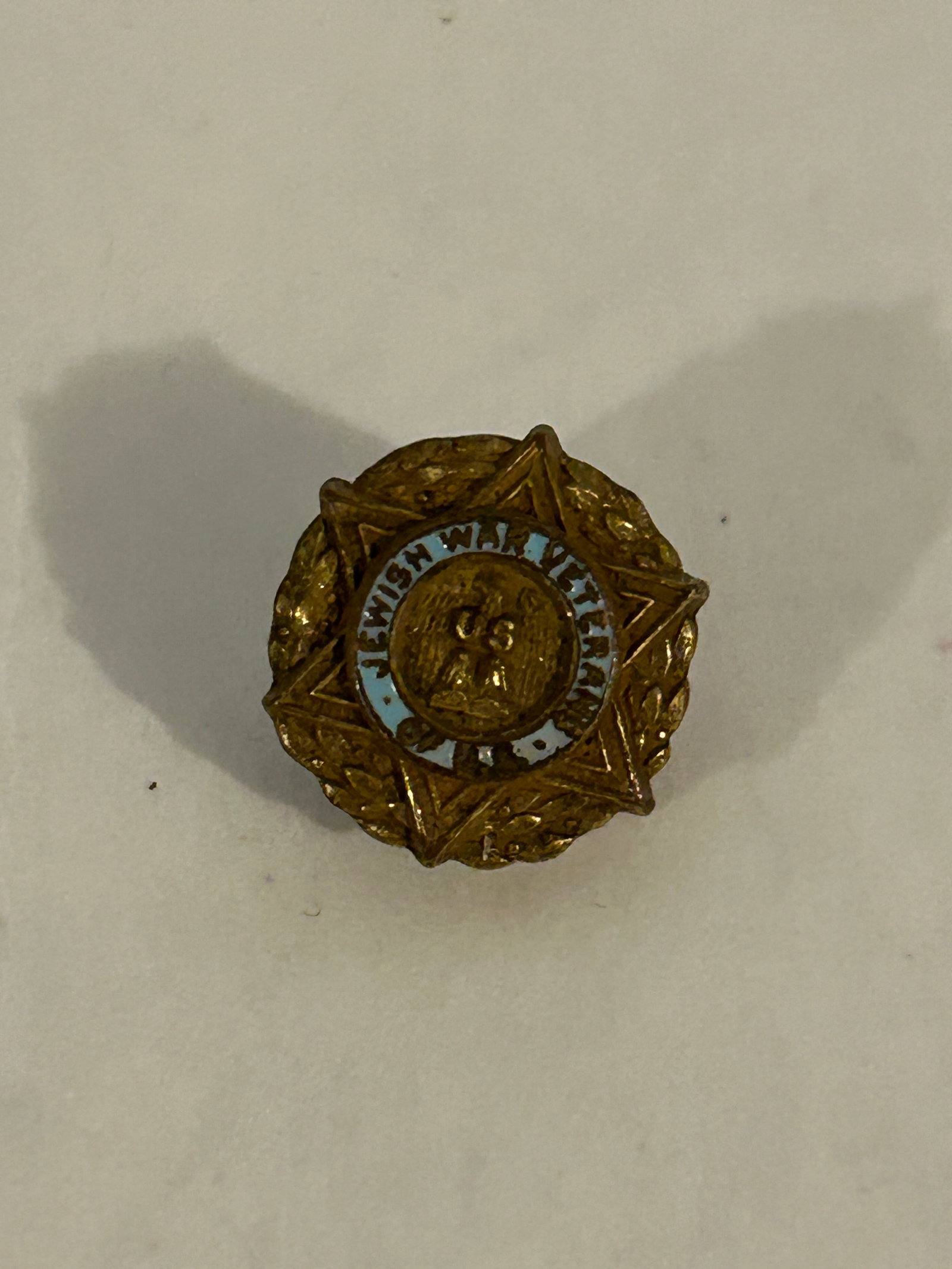 Vintage WWII Jewish War Veterans Of US Pin Badge: Vintage WWII Jewish War Veterans Of US Pin Badge Please view all photos as they are part of the description and condition of this Item, Feel free to contact me with questions or picture requests! Used
