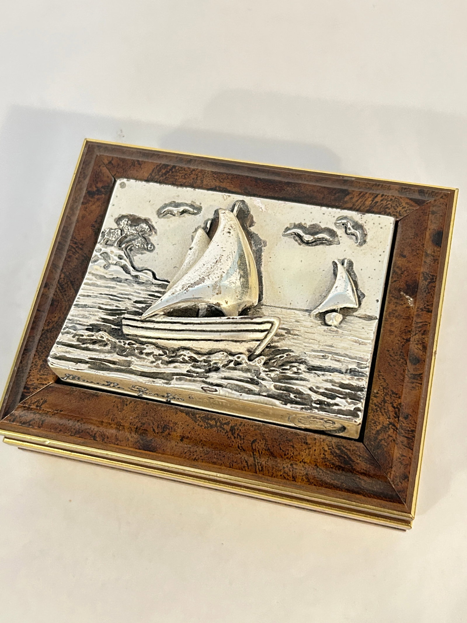 Vintage Marcello Giorgio Silver & Wood Trincket Box 4 1/2" X 3 3/4": Vintage Marcello Giorgio Silver & Wood Trincket Box 4 1/2" X 3 3/4" Please view all photos as they are part of the description and condition of this Item, Feel free to contact me with questions or pic