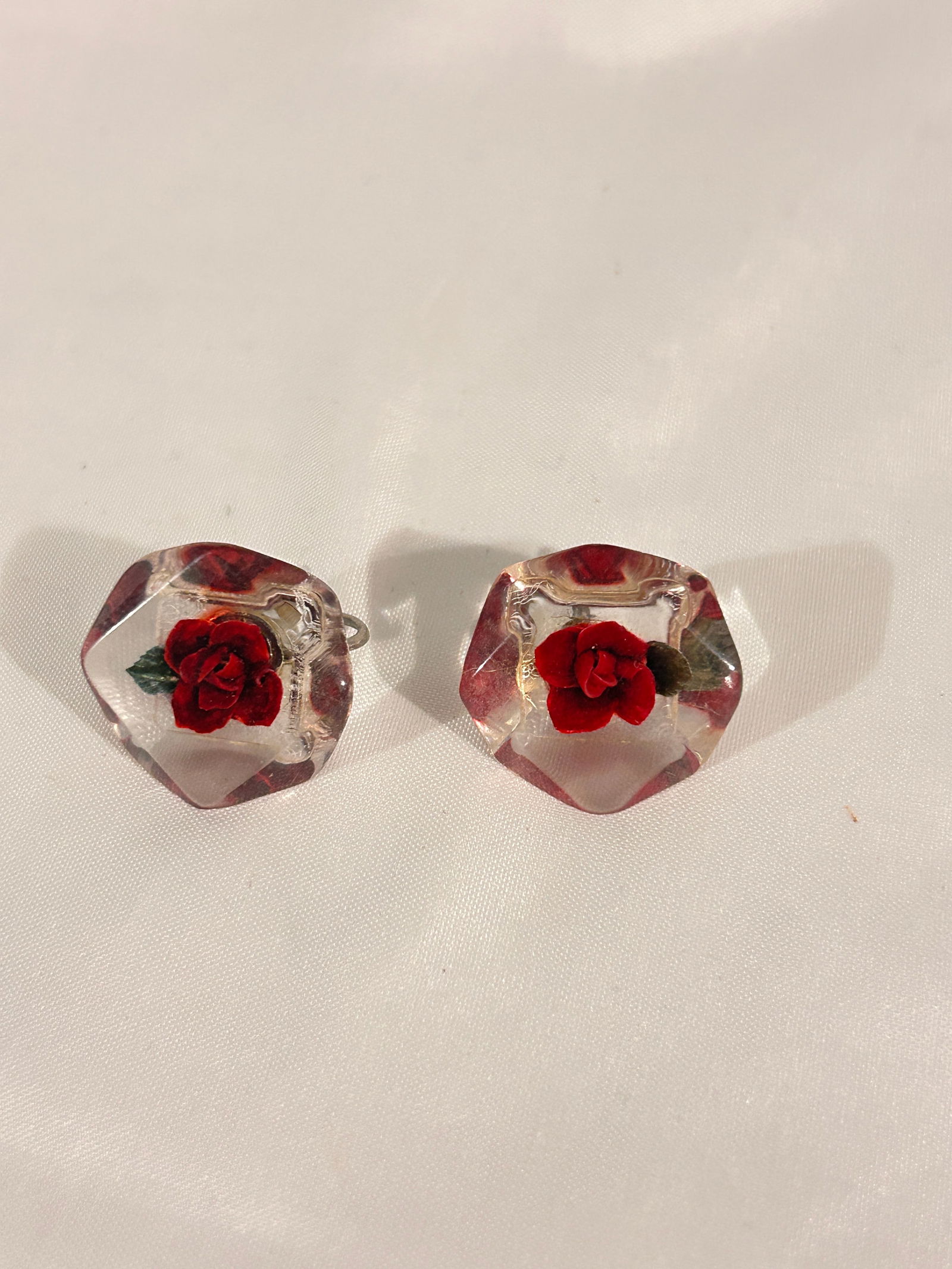 Vintage clear acrylic rose floral Earrings (1 of 4)