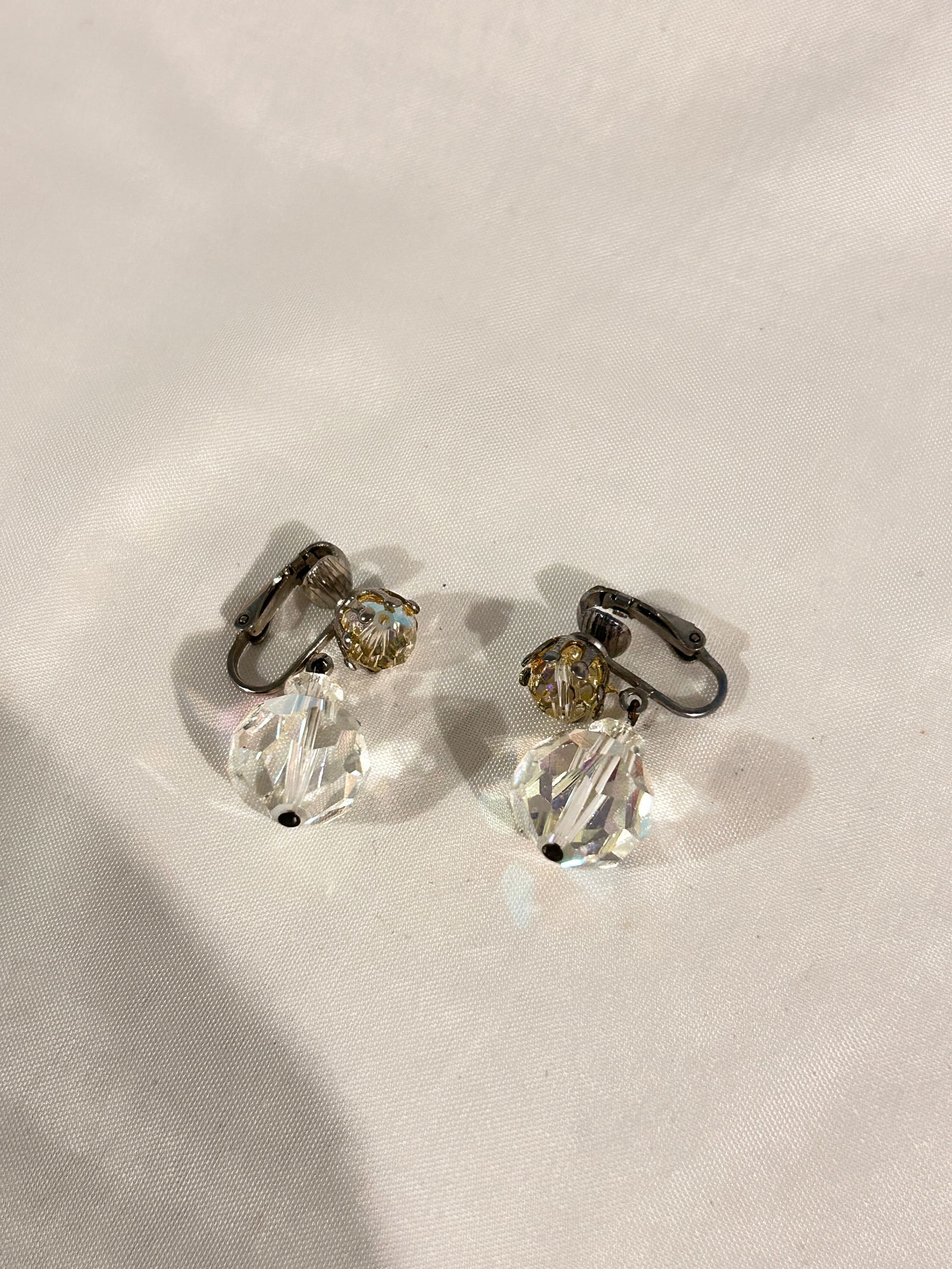 Vintage clear crystal dangle Earrings (1 of 4)