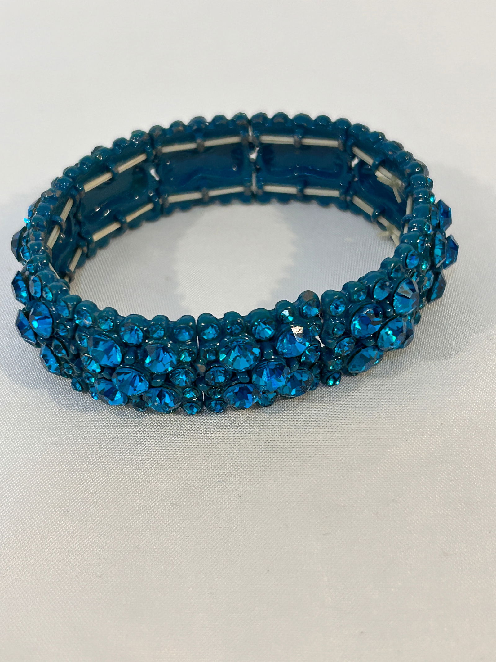 Vintage blue rhinestone stretch Bracelet 7" (1 of 3)