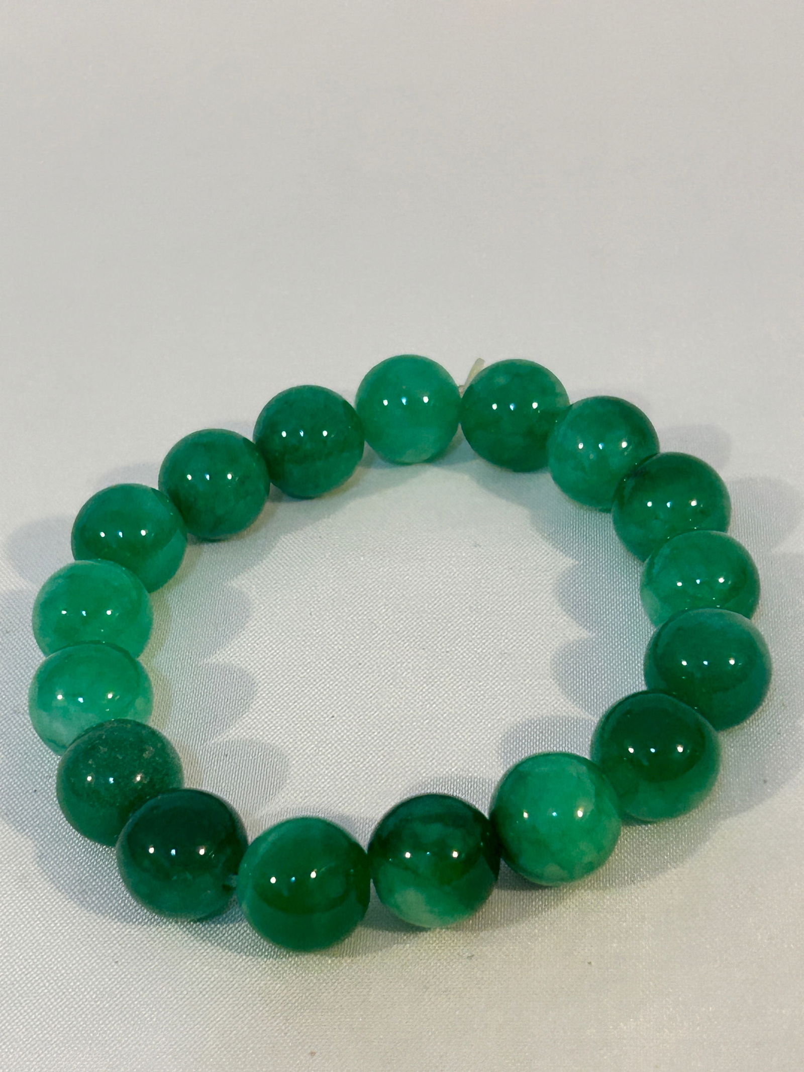 Vintage Jade Strect beaded green Bracelet 7" (1 of 3)
