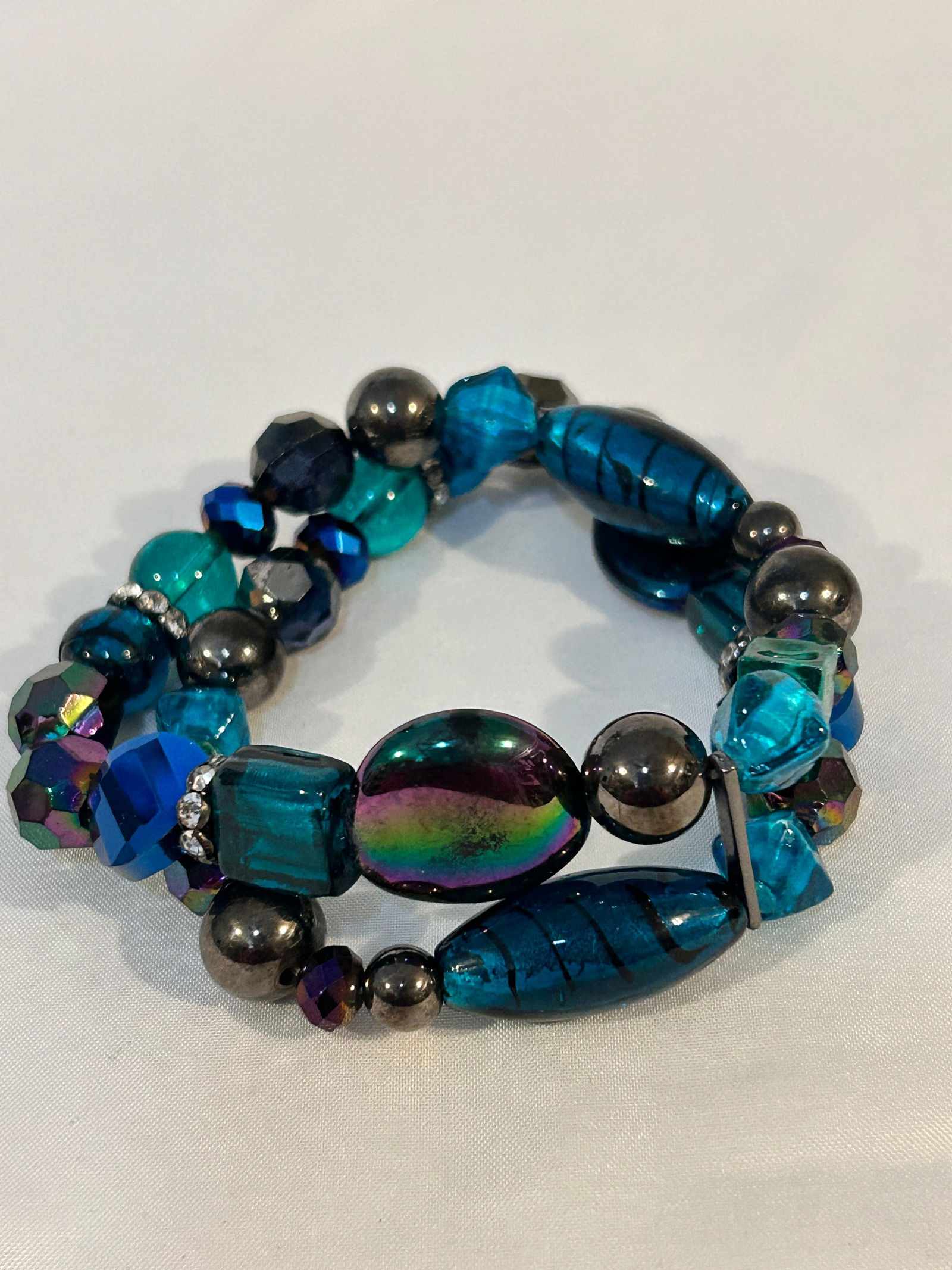 Vintage blue beaded glass stretch Bracelet (1 of 4)