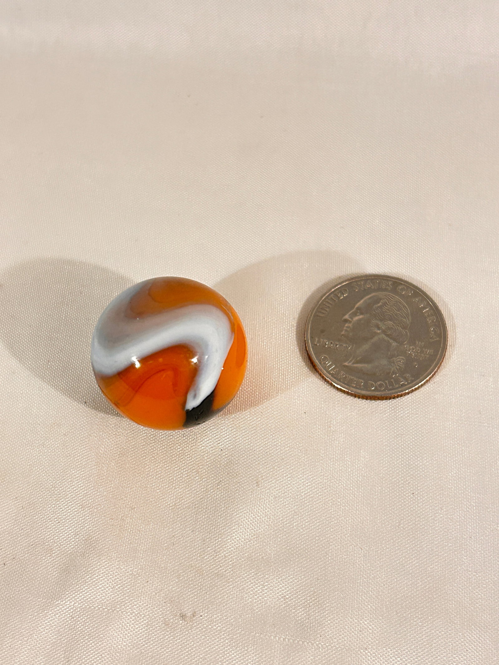Vintage orange swirl 1" Marble: Vintage orange swirl 1" Marble Please view all photos as they are part of the description and condition of this Item, Feel free to contact me with questions or picture requests! Used Item AS IS