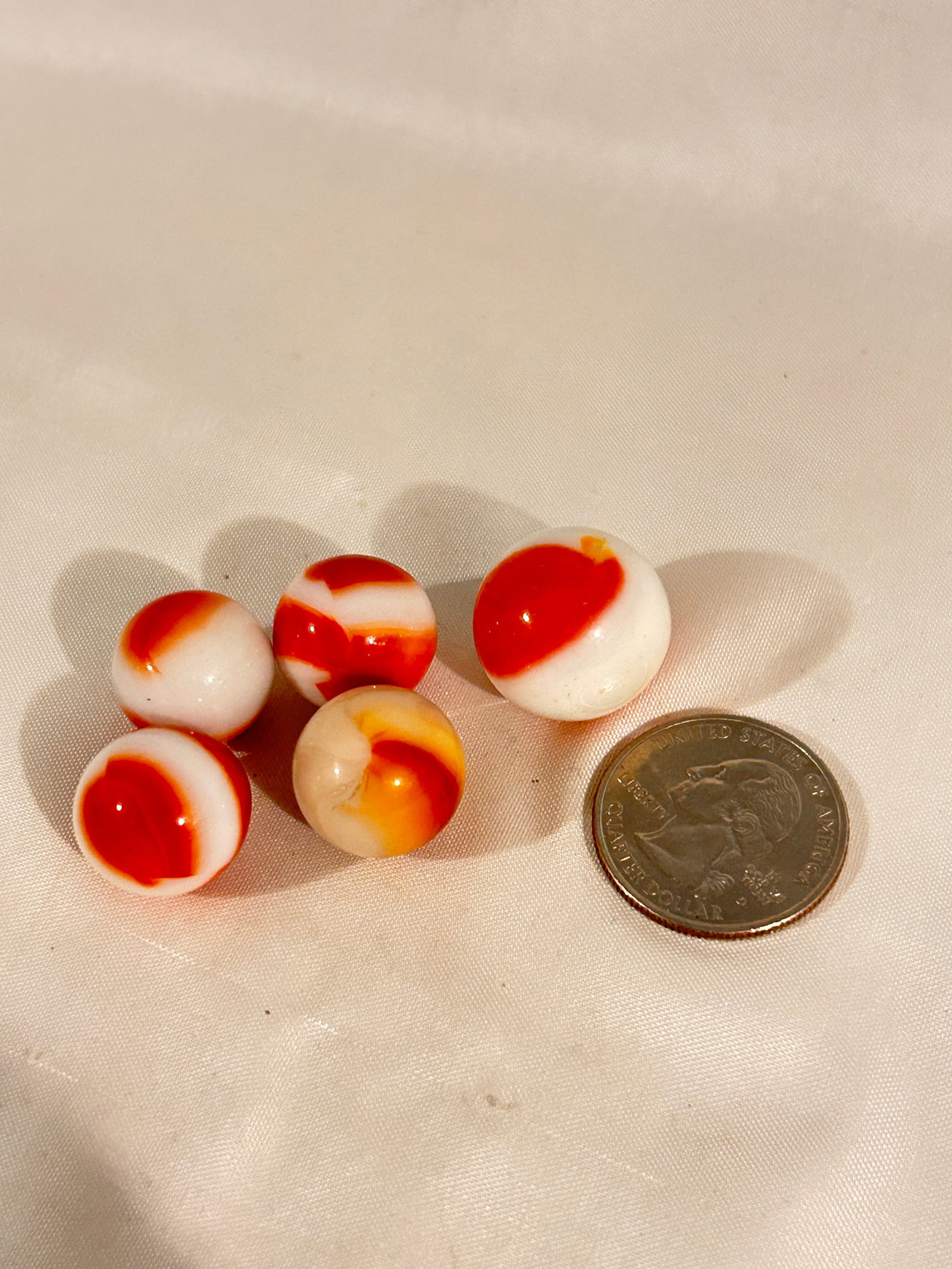Vintage lot of 5 orange & white Marbles: Vintage lot of 5 orange & white Marbles Please view all photos as they are part of the description and condition of this Item, Feel free to contact me with questions or picture requests! Used Item AS 