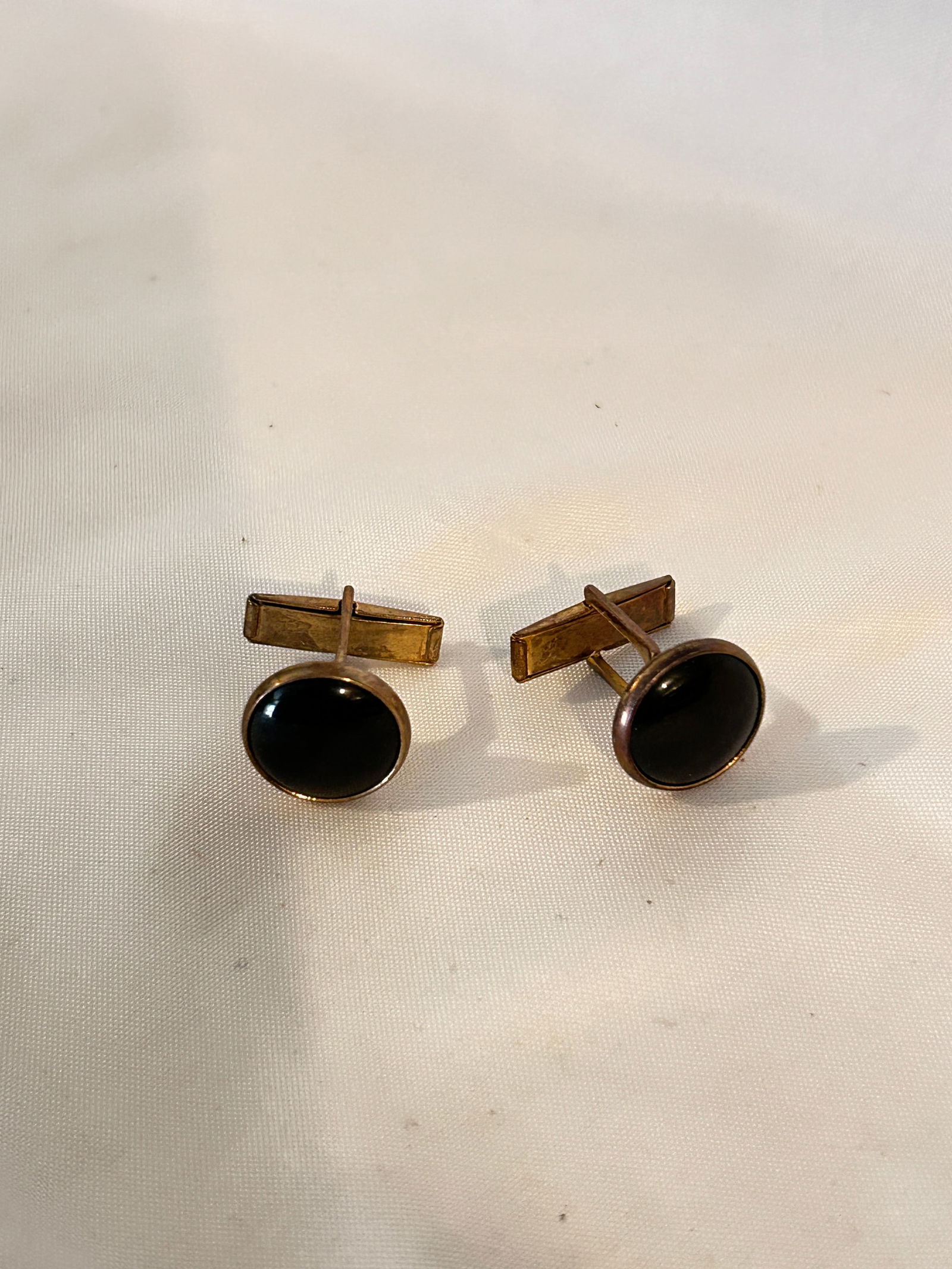 Vintage 60s onyx gold tone Cuff Links (1 of 4)