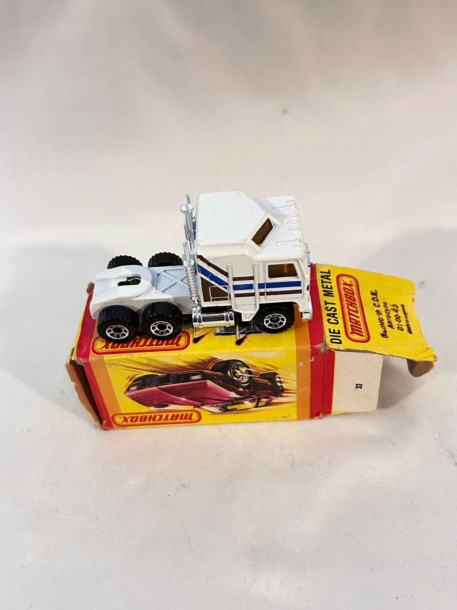 Vintage Match Box Truck Aerodyne 01-00-45 with box (1 of 5)