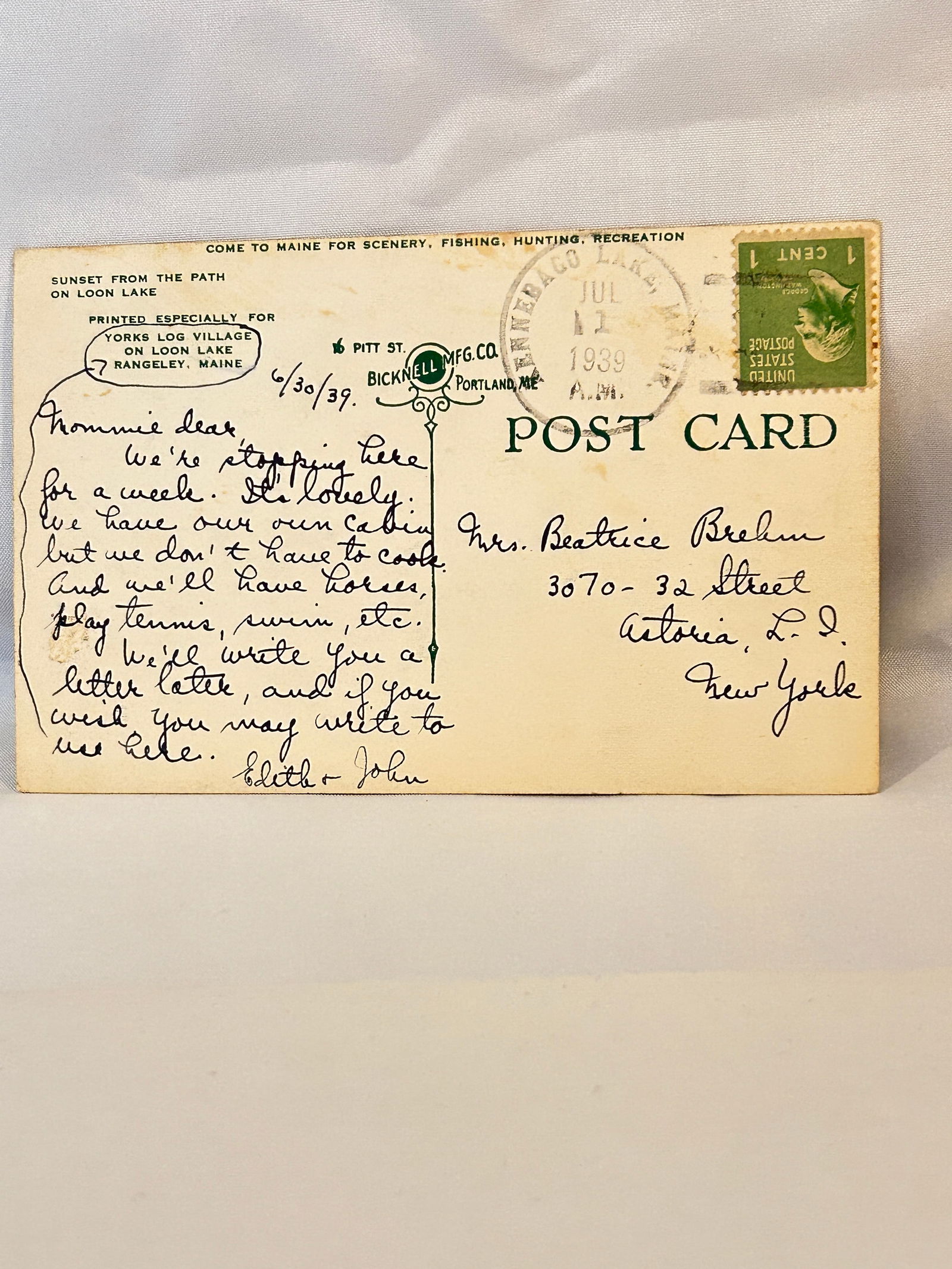 Vintage 1939 Post Card: Vintage 1939 Post Card Please view all photos as they are part of the description and condition of this Item, Feel free to contact me with questions or picture requests! Used Item AS IS