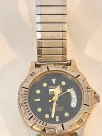 Vintage Tommy Hilfiger quartz working Watch 1500 Professional