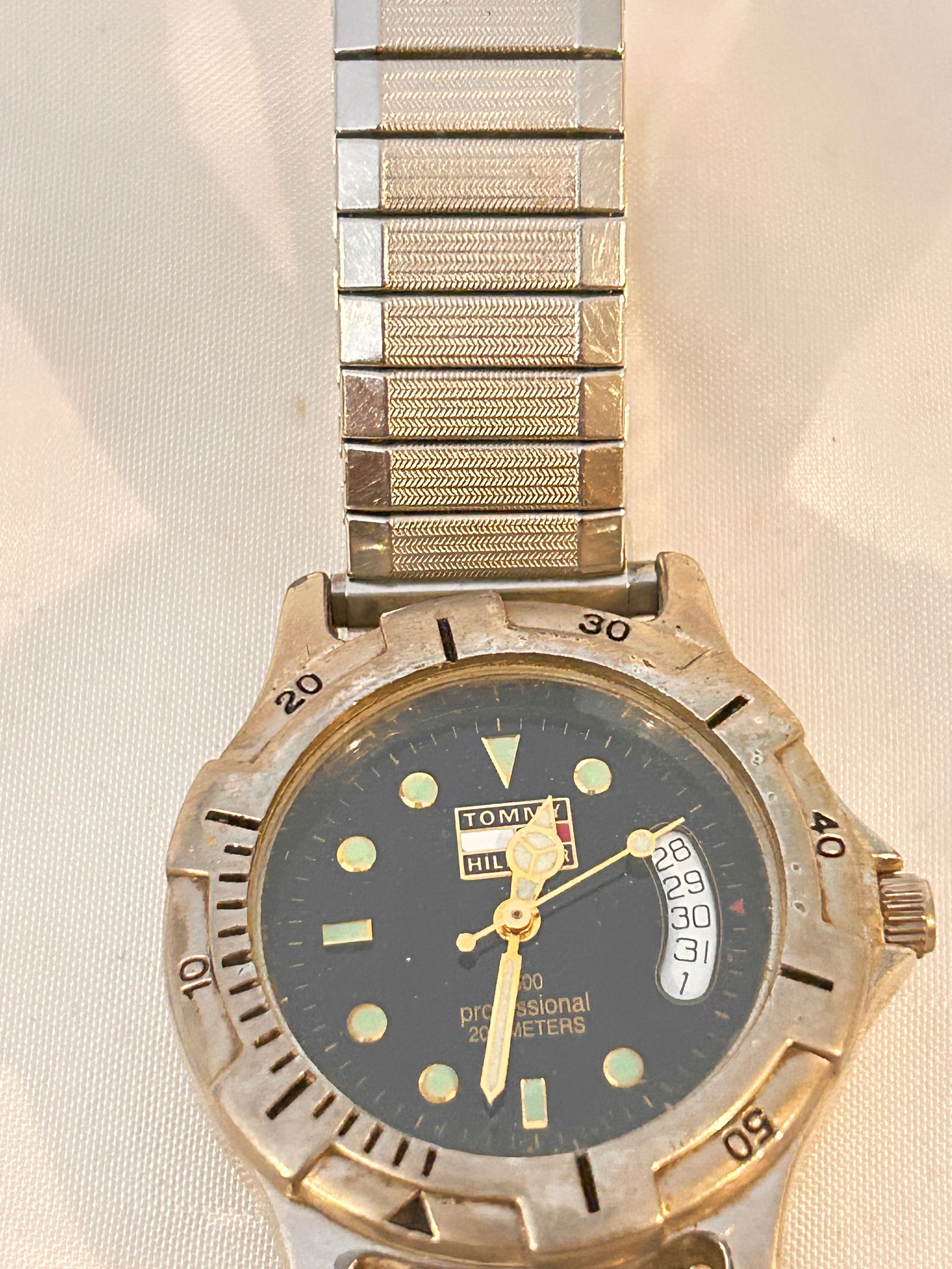 Vintage Tommy Hilfiger quartz working Watch 1500 Professional (1 of 4)