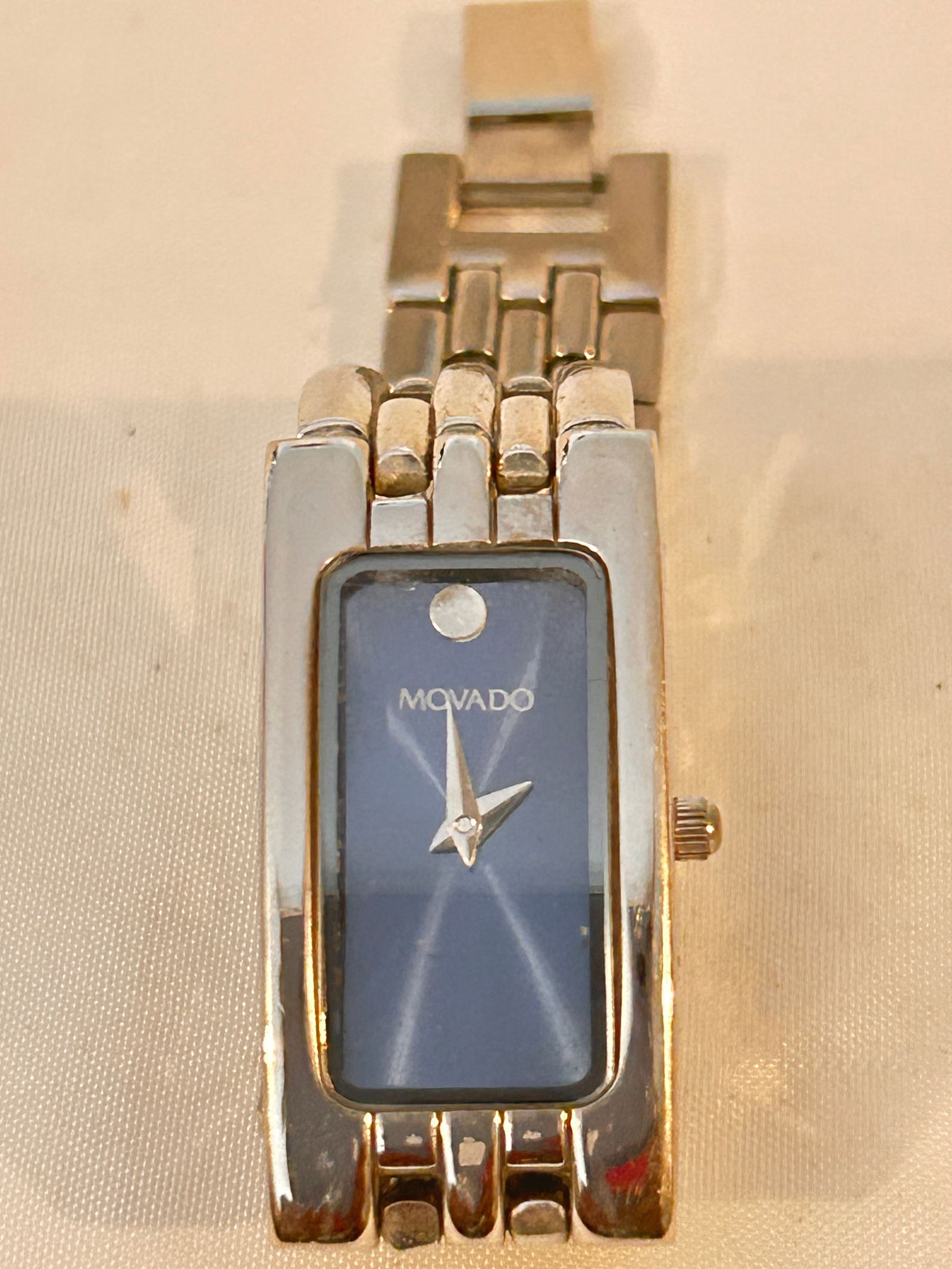 Vintage Movado Repro Working Watch: Vintage Movado Repro Working Watch Please view all photos as they are part of the description and condition of this Item, Feel free to contact me with questions or picture requests! Used Item AS IS