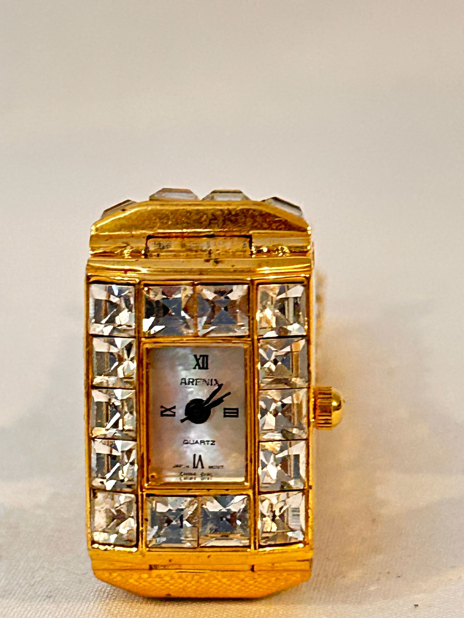 Vintage Arenix gold tone rhinestone quartz working Watch (1 of 4)