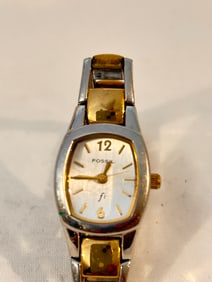 Vintage Fossil F2-9525 WORKING QUARTZ Watch