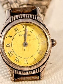 Vintage Fossil quartz working Watch VT-2471
