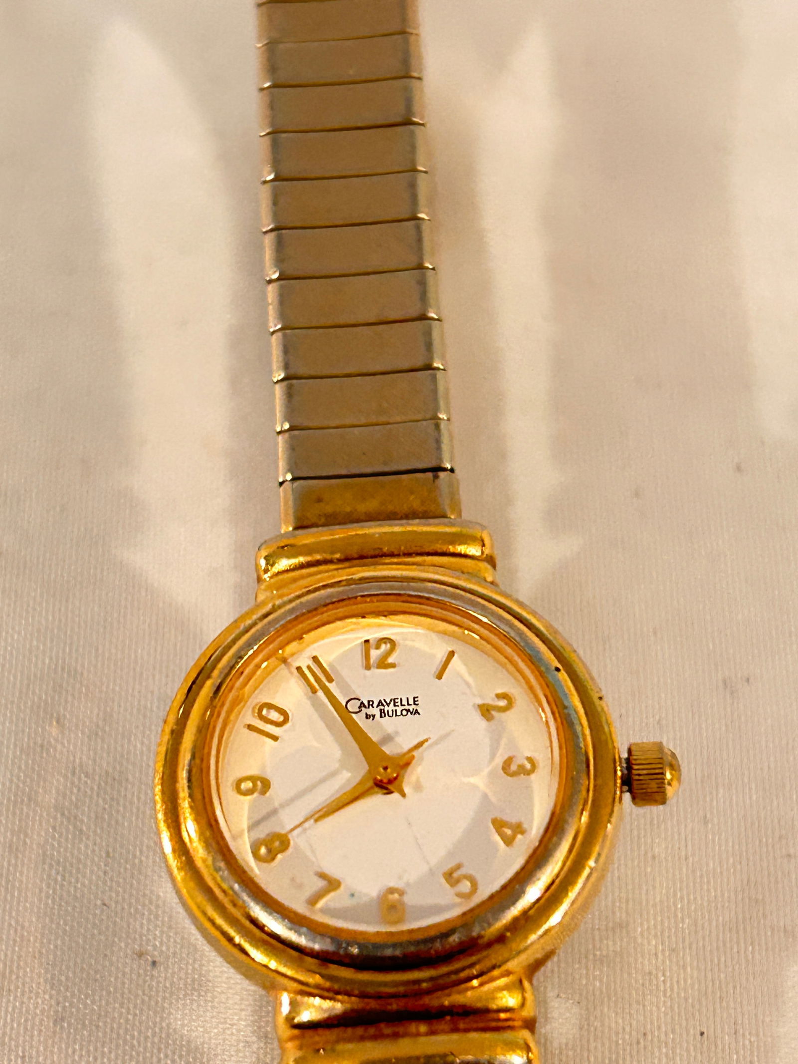 Vintage Carravelle by Bulova quartz working Watch A0: Vintage Carravelle by Bulova quartz working Watch A0 Please view all photos as they are part of the description and condition of this Item, Feel free to contact me with questions or picture requests!