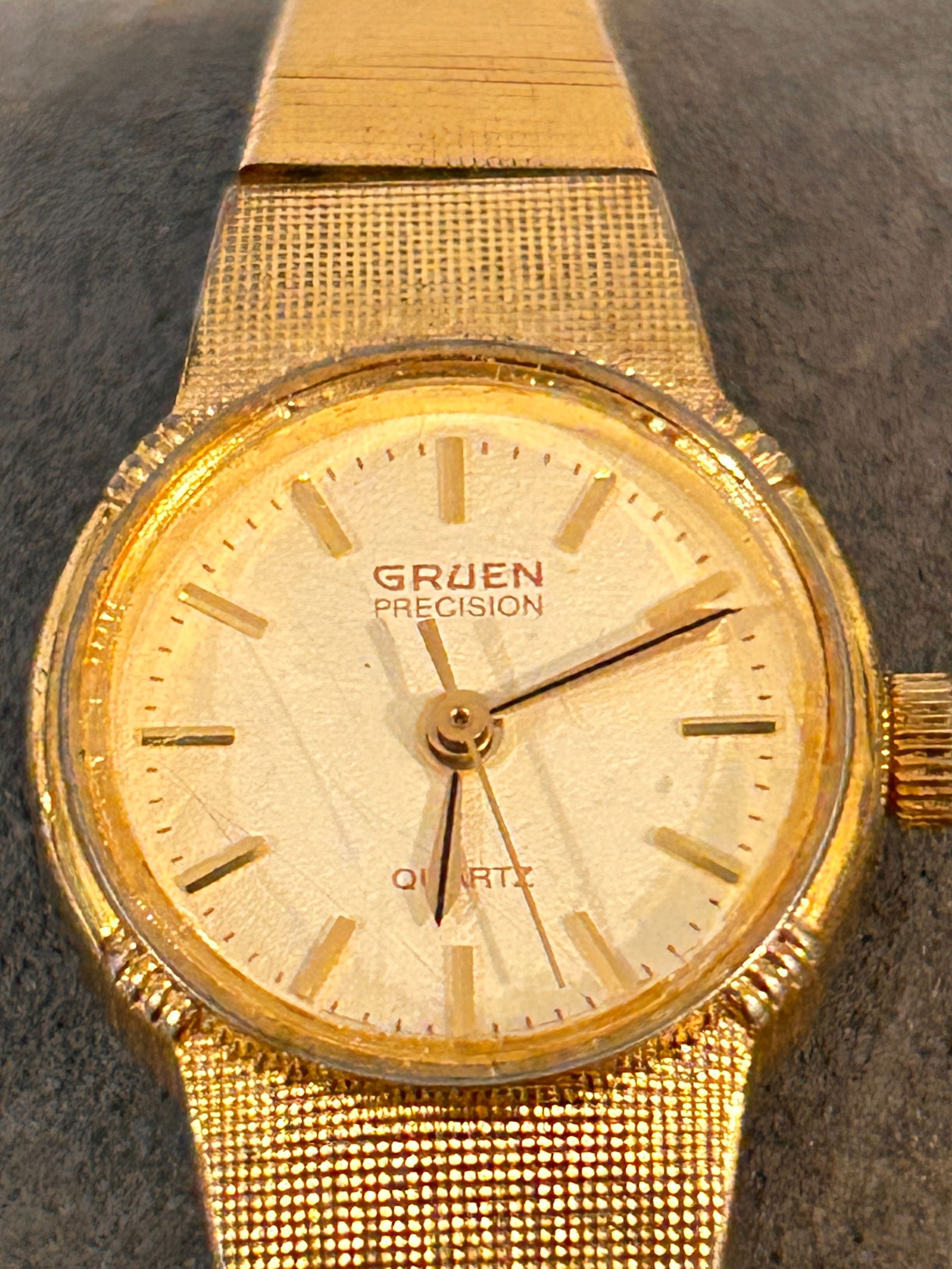 Vintage Gruen Precision working quartz Watch 1874 (1 of 4)