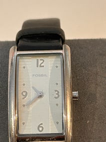 Vintage Fossil quartz VT 2615 working Watch