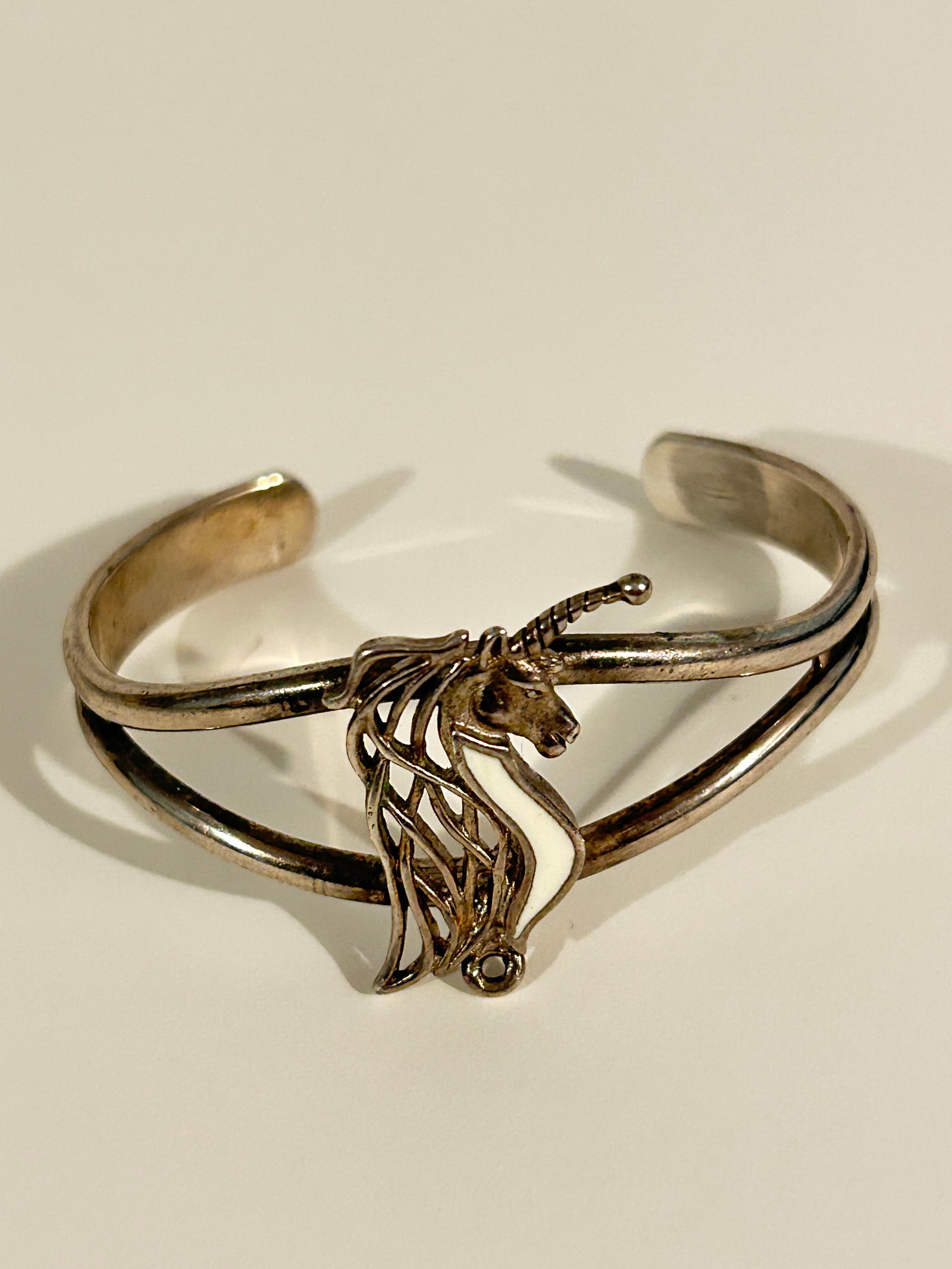 Vintage Sterling Silver unicorn Bracelet 7": Vintage Sterling Silver unicorn Bracelet 7" Please view all photos as they are part of the description and condition of this Item, Feel free to contact me with questions or picture requests! Used Item