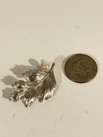 Vintage Sterling Silver leaf pearl Brooch