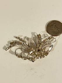 Vintage Sterling Silver star-art rhinestone floral Brooch