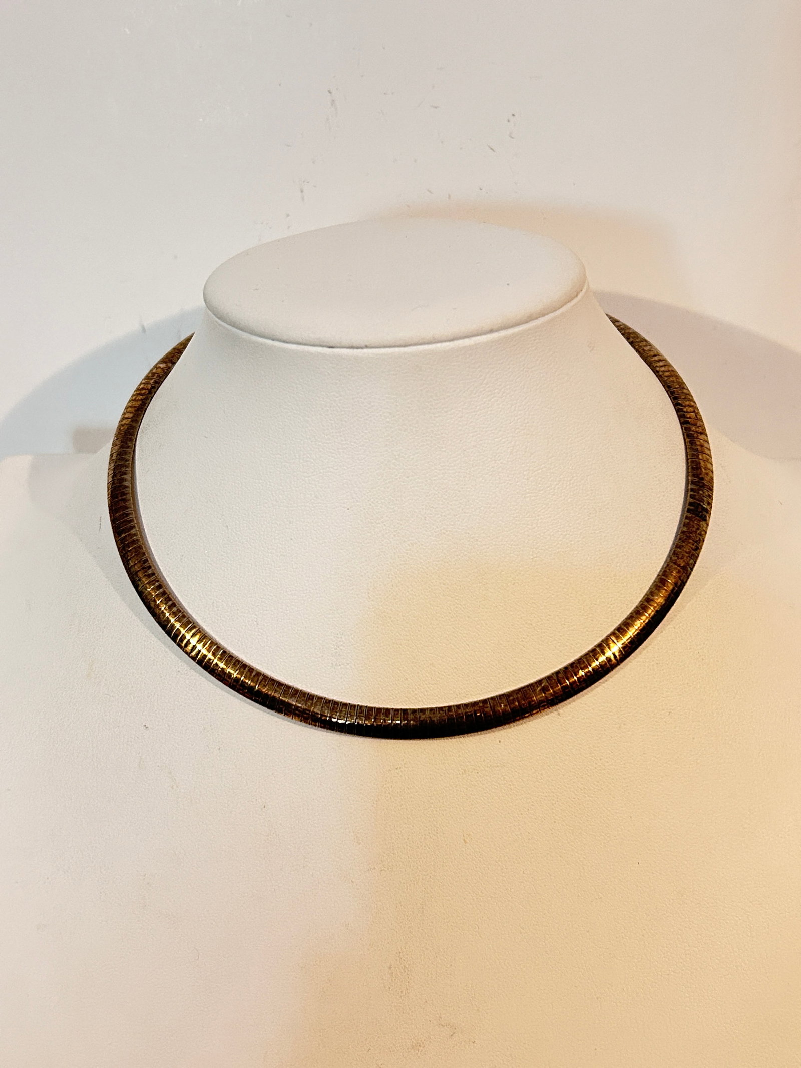 Vintage Sterling Silver Milor choker Necklace 12": Vintage Sterling Silver Milor choker Necklace 12" Please view all photos as they are part of the description and condition of this Item, Feel free to contact me with questions or picture requests! Use