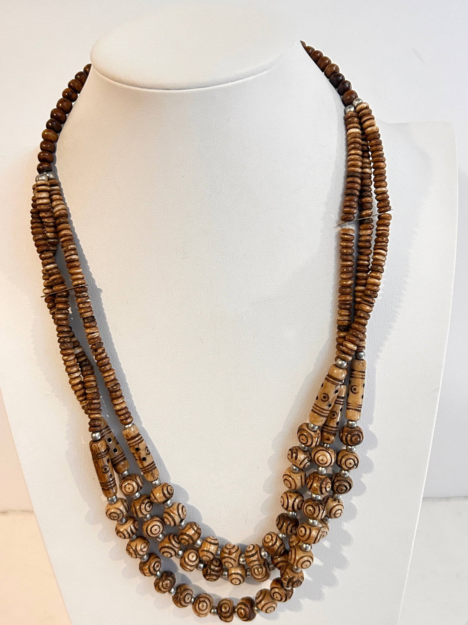 Vintage Stone Beaded 3 strand Necklace 21": Vintage Stone Beaded 3 strand Necklace 21" Please view all photos as they are part of the description and condition of this Item, Feel free to contact me with questions or picture requests! Used Item