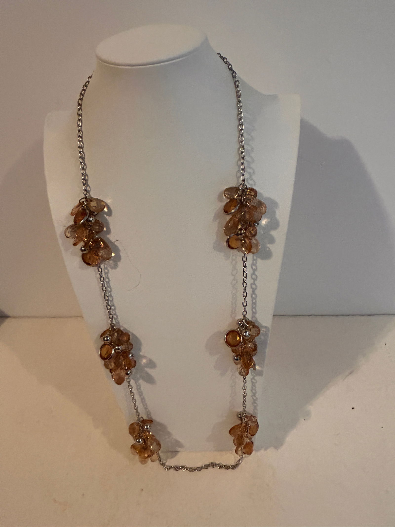 Vintage Acrylic Bead Necklace 36": Vintage Acrylic Bead Necklace 36" Please view all photos as they are part of the description and condition of this Item, Feel free to contact me with questions or picture requests! Used Item AS IS