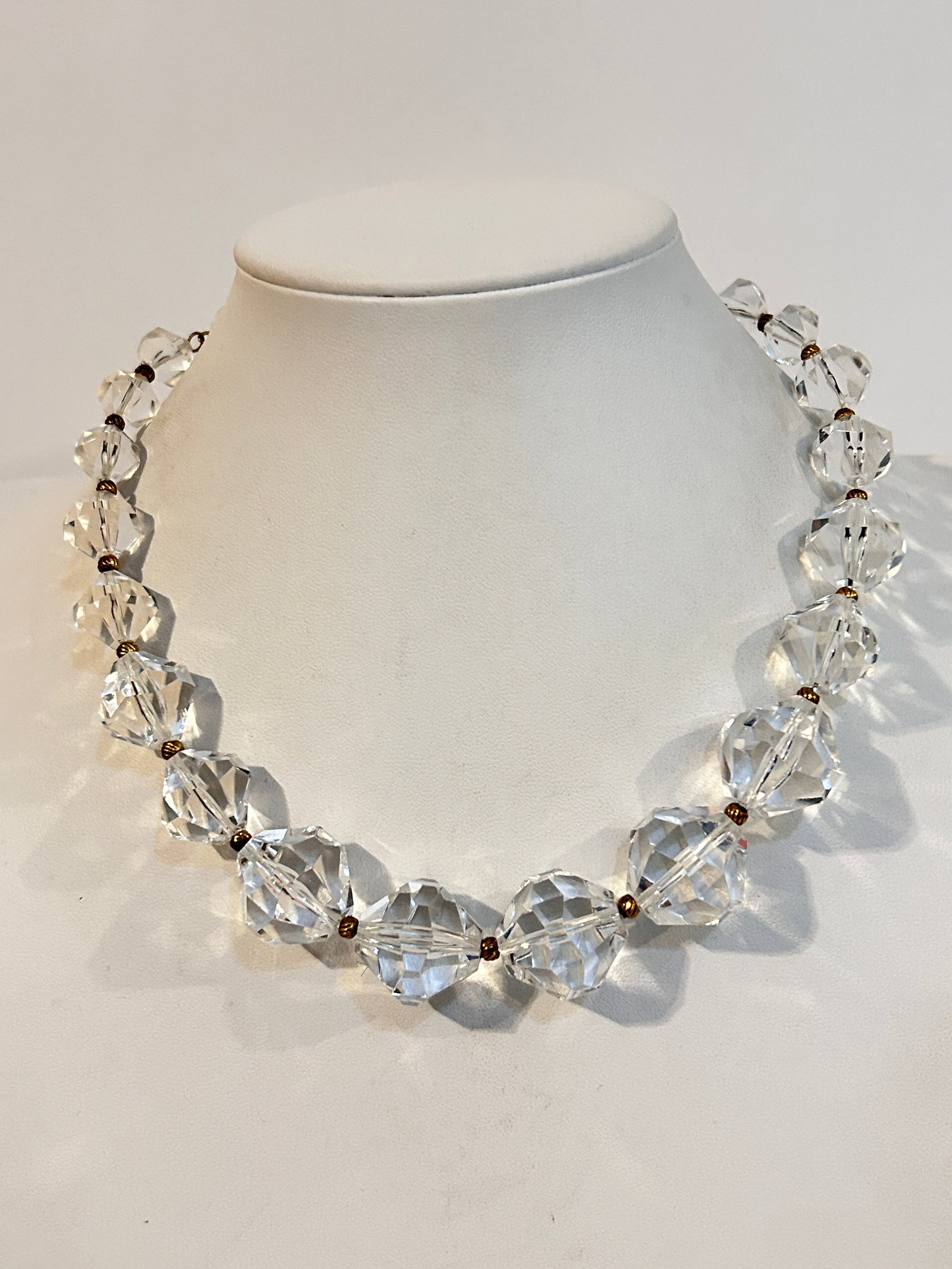 Vintage clear acrylic Necklace 17": Vintage clear acrylic Necklace 17" Please view all photos as they are part of the description and condition of this Item, Feel free to contact me with questions or picture requests! Used Item AS IS