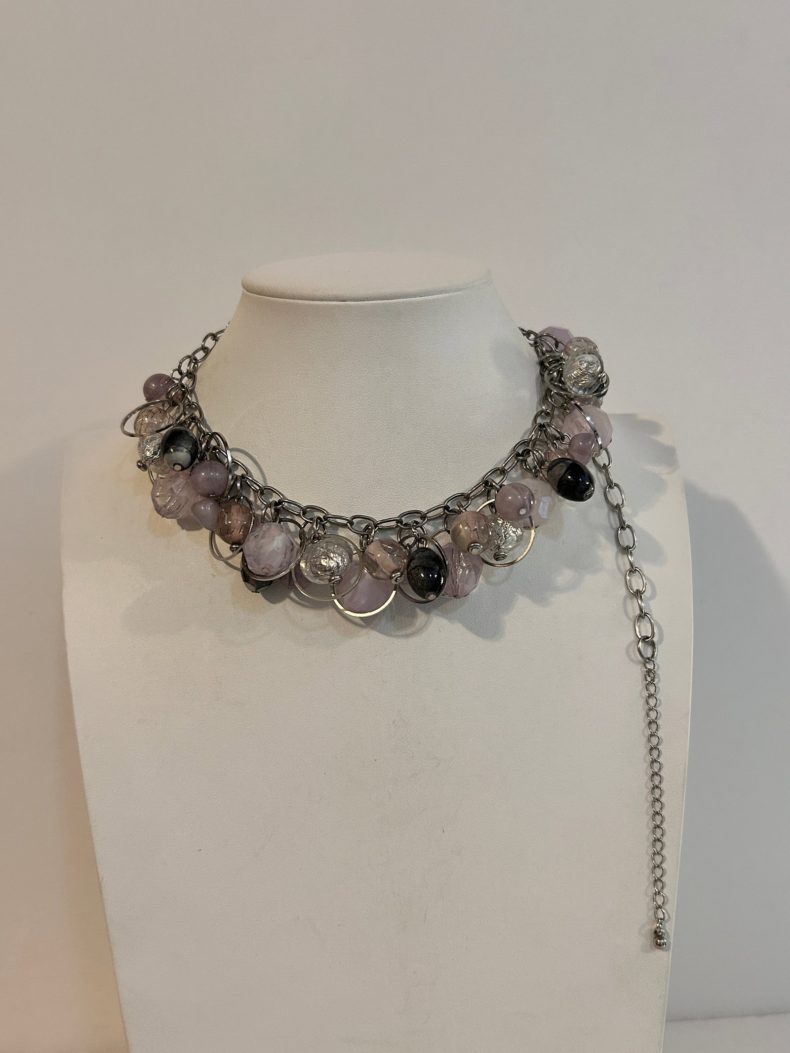 Vintage N.Y Acrylic beaded Necklace 14": Vintage N.Y Acrylic beaded Necklace 14" Please view all photos as they are part of the description and condition of this Item, Feel free to contact me with questions or picture requests! Used Item AS 