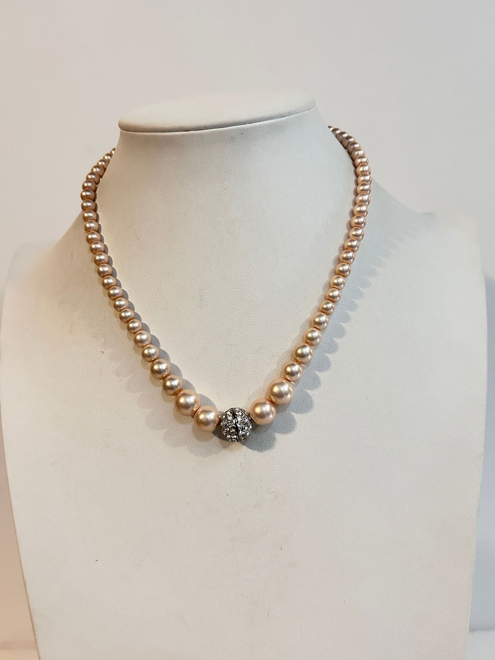 Vintage pearl rhinestone Necklace 14" (1 of 5)