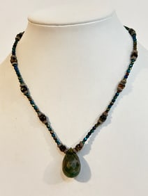 Vintage Gem Stone Beaded green pendant Necklace 16"