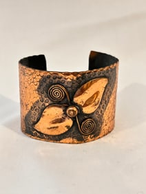 Vintage Copper hammered floral cuff Bracelet 7"
